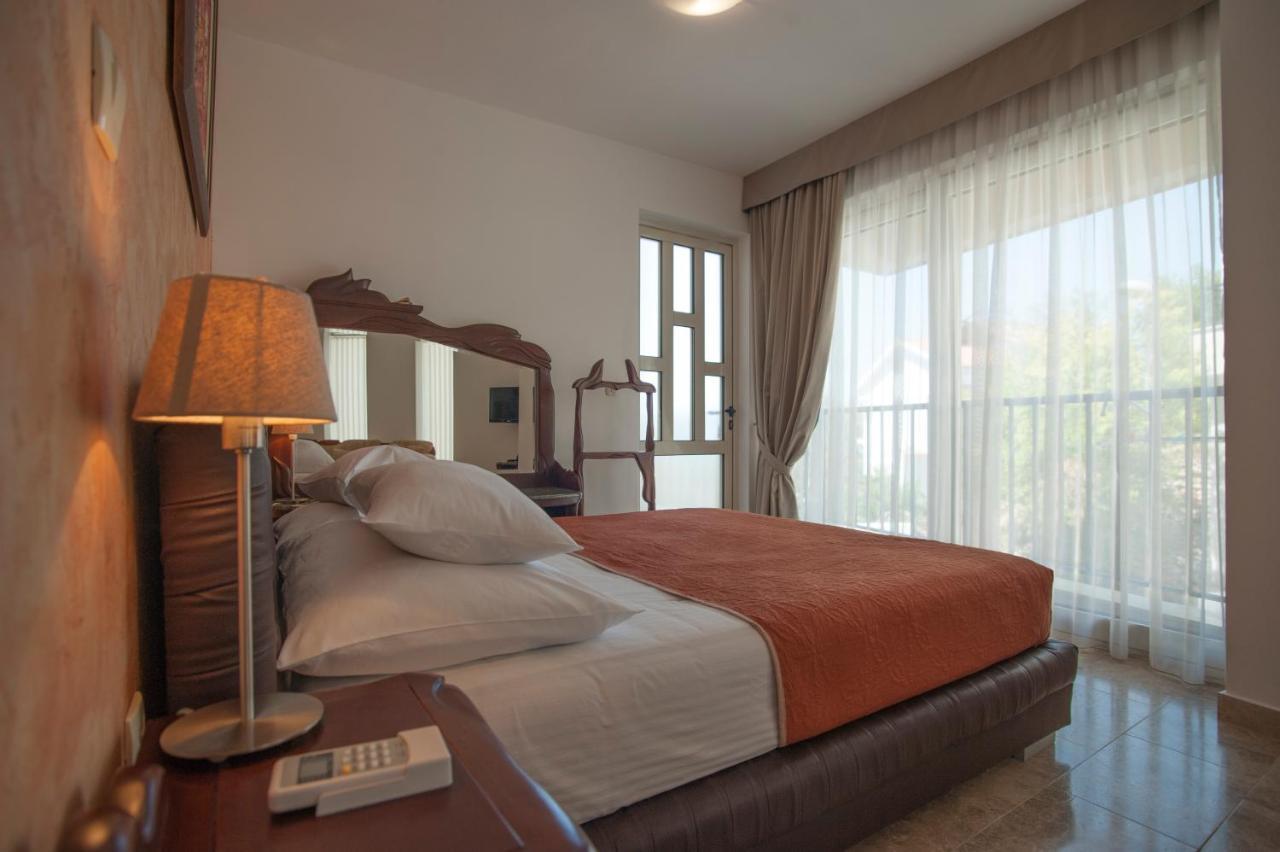 Guest House Przno Bay Sveti Stefan Luaran gambar