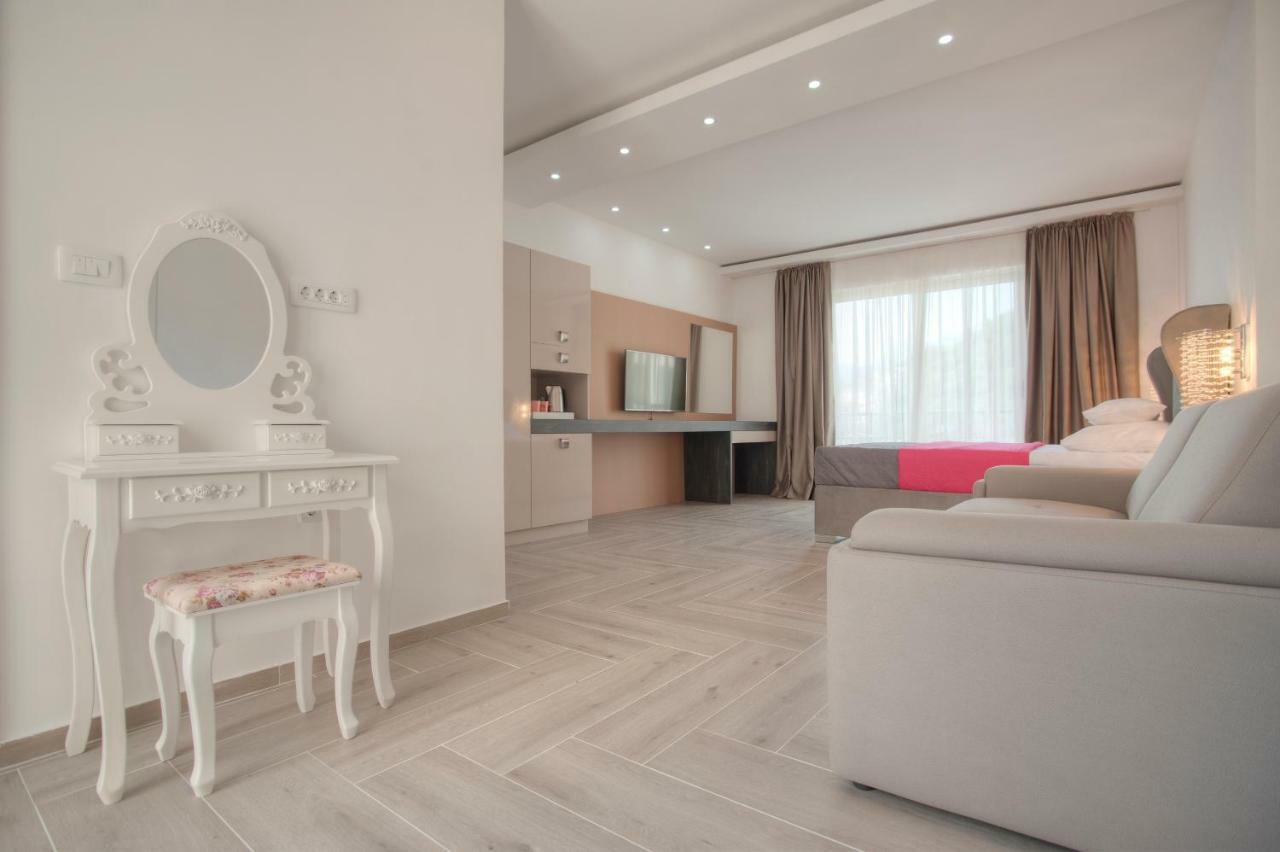 Guest House Przno Bay Sveti Stefan Luaran gambar